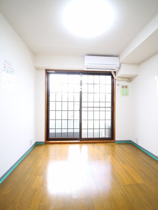 ビバリ－ヒルズＣの物件内観写真