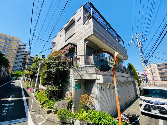 ファミール飛鳥の物件外観写真