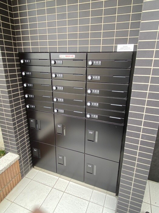 ウェルスクエア西新宿五丁目の物件外観写真