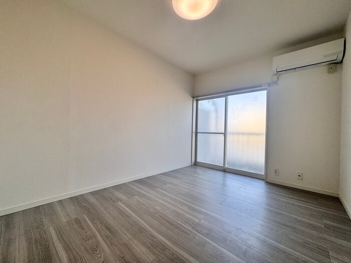 サングロリアスコ－ポの物件内観写真