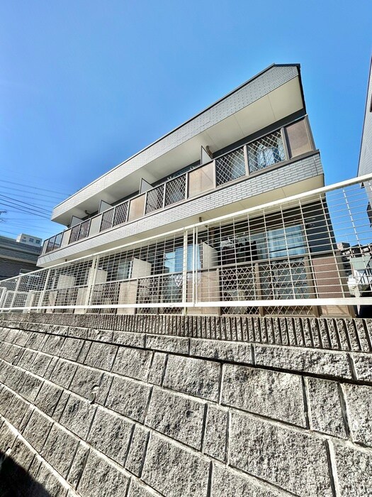 アドニス・ウエストの物件外観写真