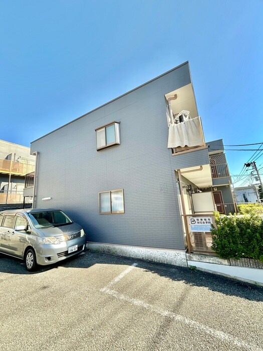 アドニス・ウエストの物件外観写真