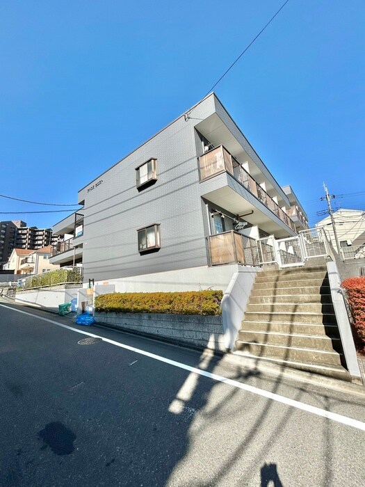 アドニス・ウエストの物件外観写真