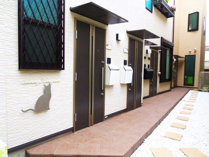 シャイニング駒沢の物件外観写真