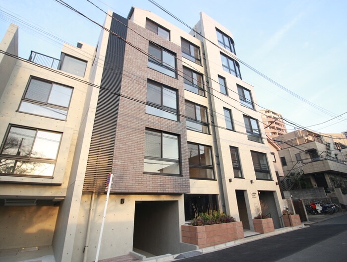 コンフォリア本駒込一丁目の物件外観写真