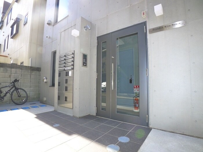 プランドール北千住の物件外観写真