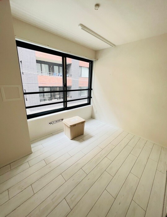 ＣＲＥＡＬ新富町の物件内観写真