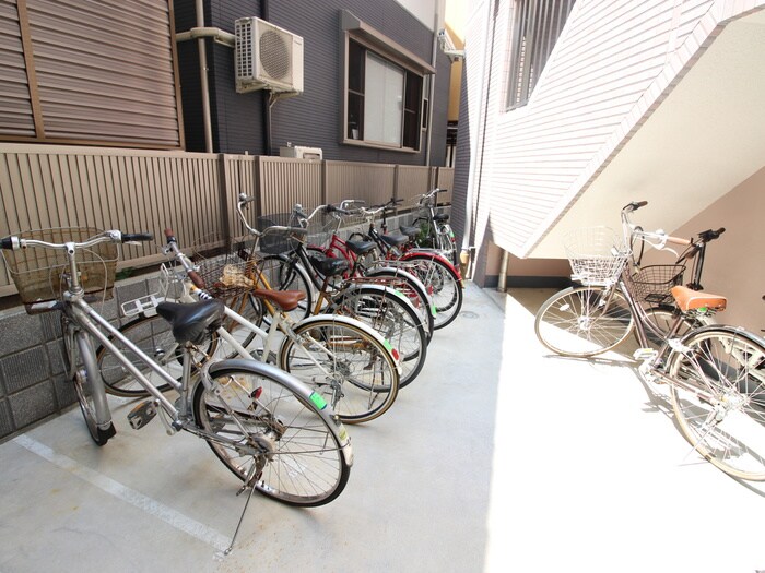 アルビオン・ボナ－ルの物件外観写真