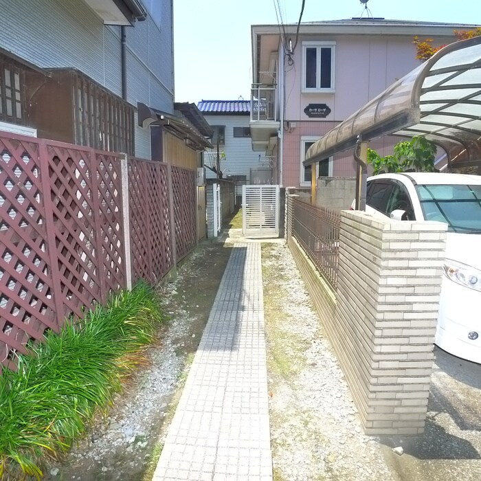 カーサ・ローザの物件外観写真