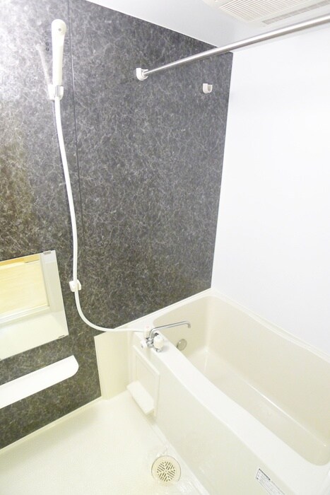 アンビシャス千葉城前の物件内観写真