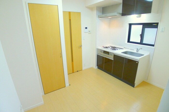 アンビシャス千葉城前の物件内観写真