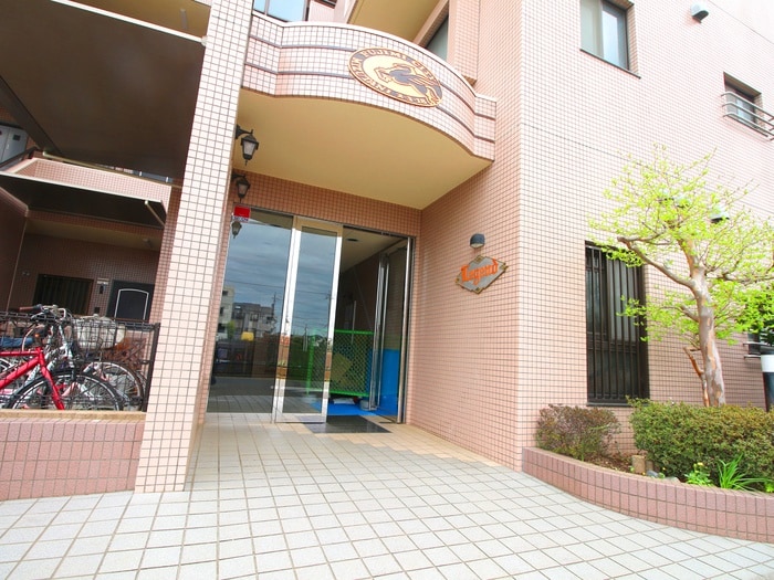 レジェンドの物件外観写真