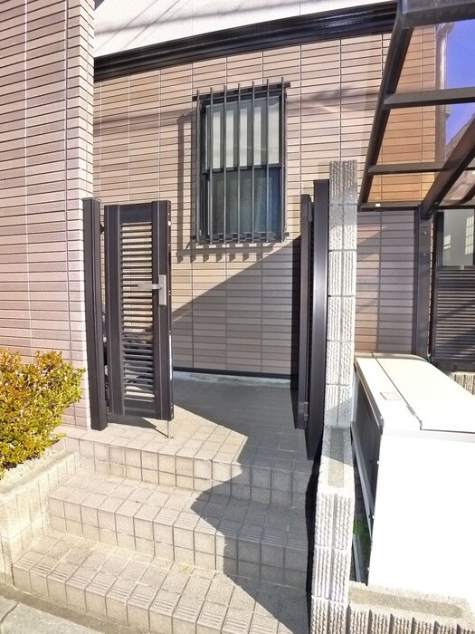 メゾン・アリュ－ルの物件外観写真