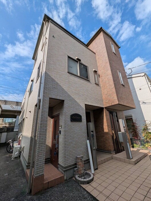 Js court(ｼﾞｴｲｽﾞｺ-ﾄ)の物件外観写真