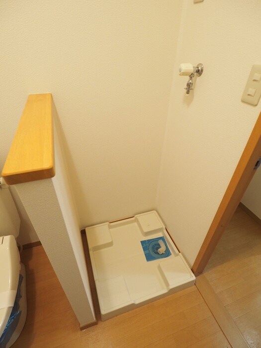 Js court(ｼﾞｴｲｽﾞｺ-ﾄ)の物件内観写真