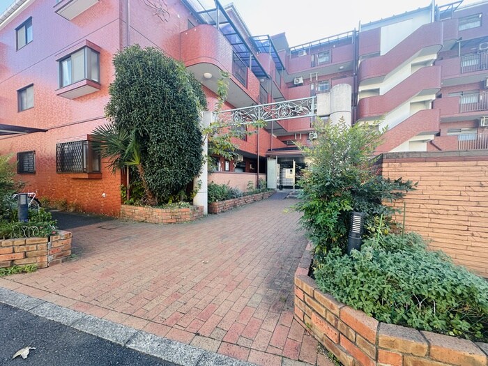 エル　パラドールの物件外観写真