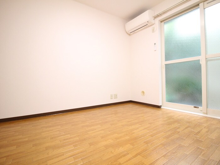 ウエスト　アシュ－ルＡの物件内観写真