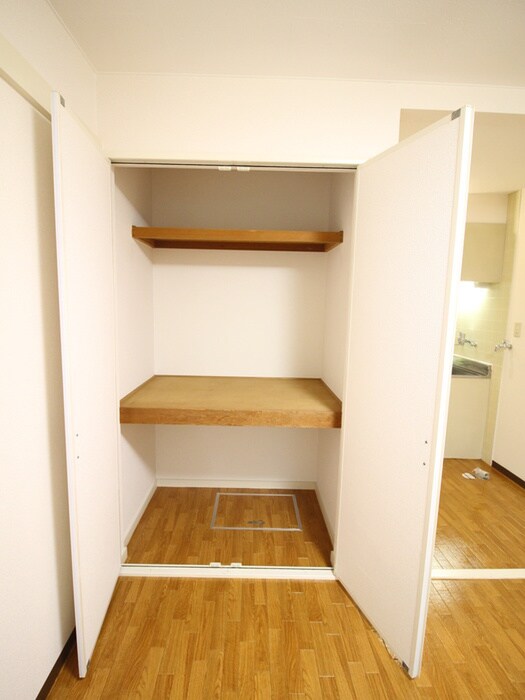 ウエスト　アシュ－ルＡの物件内観写真