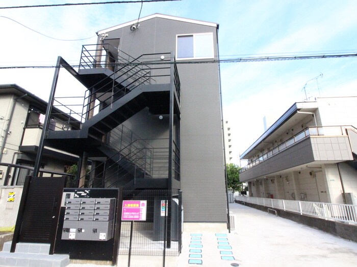 Ａｍｂｉｔｉｏｎ南橋本の物件外観写真