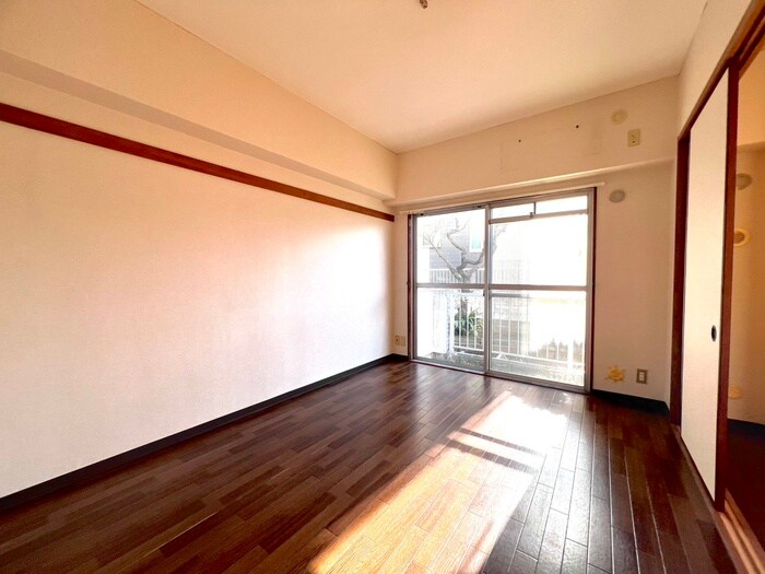 鶴第二マンションの物件内観写真