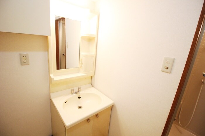 鶴第二マンションの物件内観写真