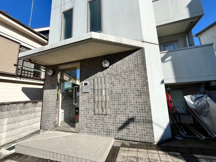 小豆沢マンションの物件外観写真