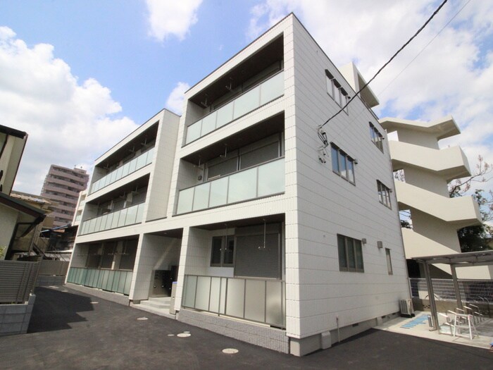 サンタナ厚木の物件外観写真