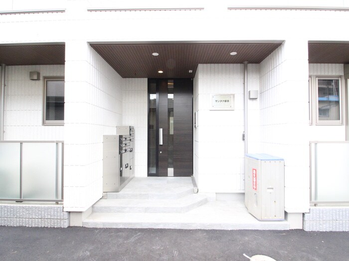 サンタナ厚木の物件外観写真