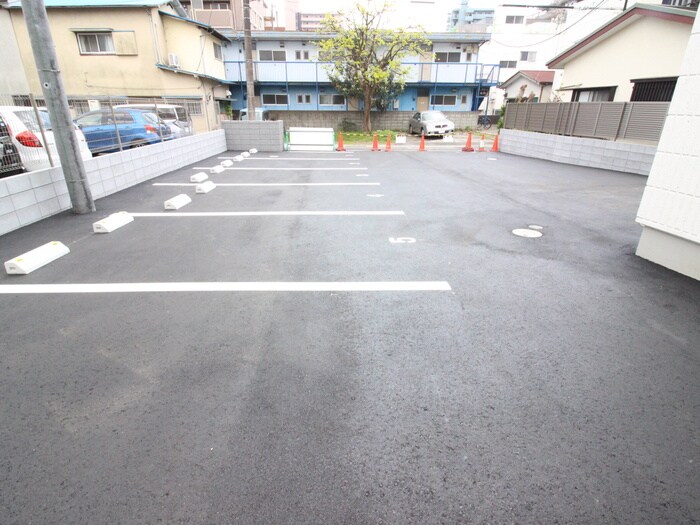 サンタナ厚木の物件外観写真