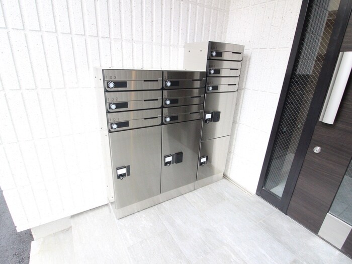 サンタナ厚木の物件外観写真