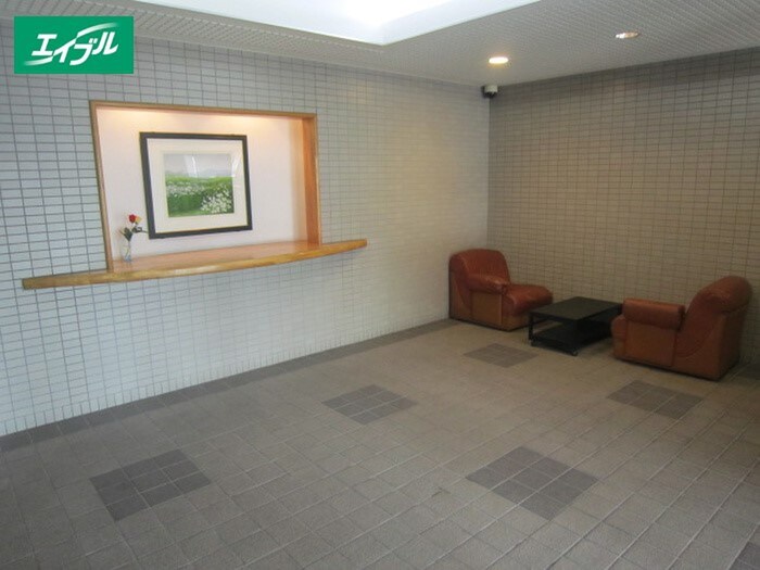 VIP中川の物件外観写真