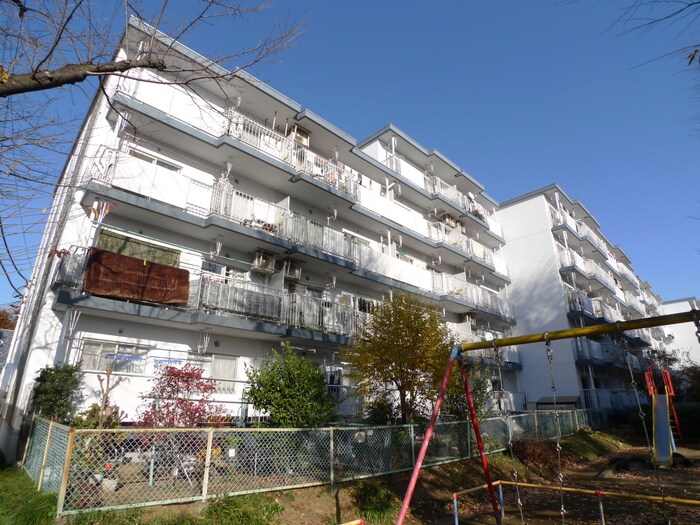 みどり野マンションＤ（104）の物件外観写真