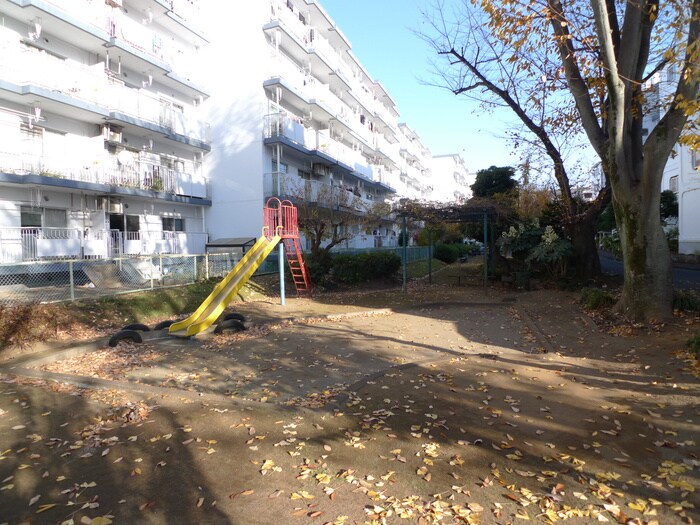 みどり野マンションＤ（104）の物件外観写真