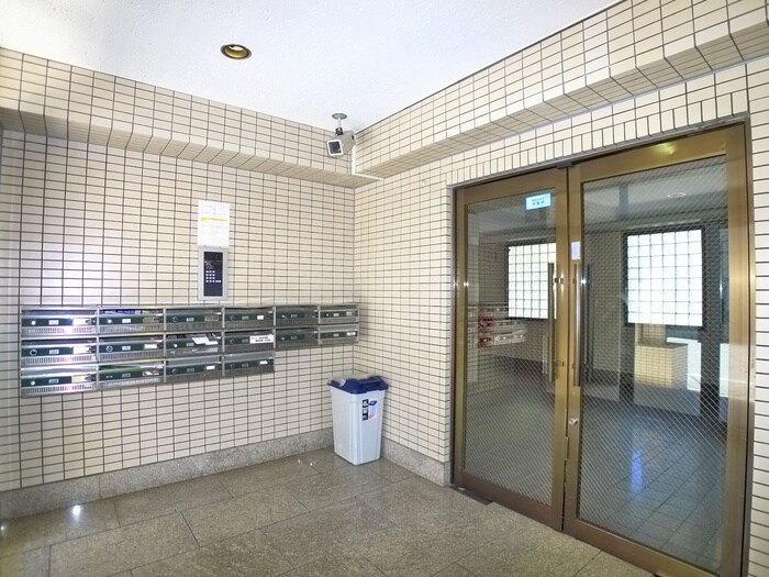 ロジマン菊川の物件外観写真