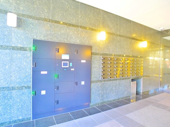 ルーブル西新井(401)の物件外観写真