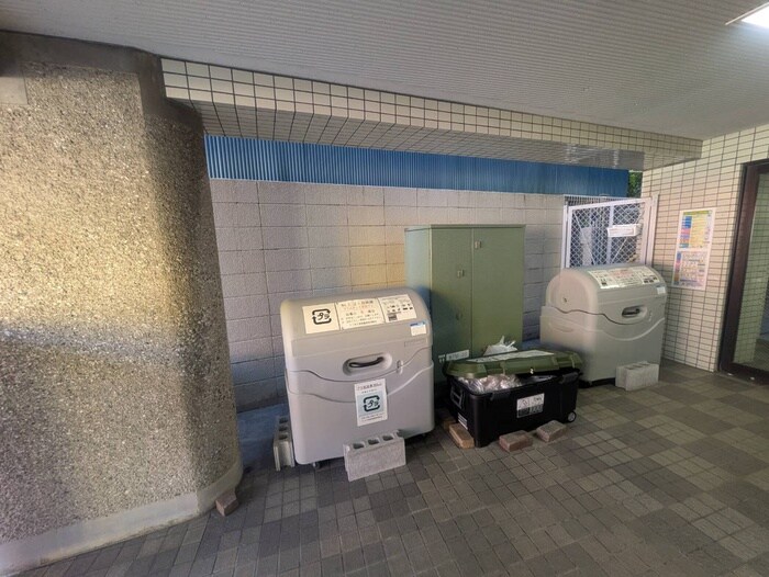 クリオ六浦壱番館（301）の物件外観写真