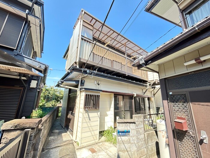 和泉が丘貸家の物件外観写真