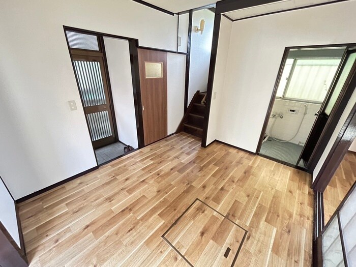 和泉が丘貸家の物件内観写真