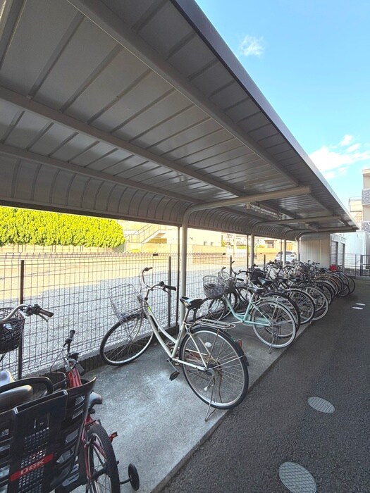 サンプレミ－ル浦和の物件外観写真