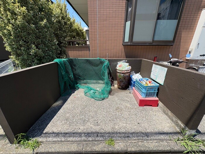 グランド－ル　ユリの物件外観写真