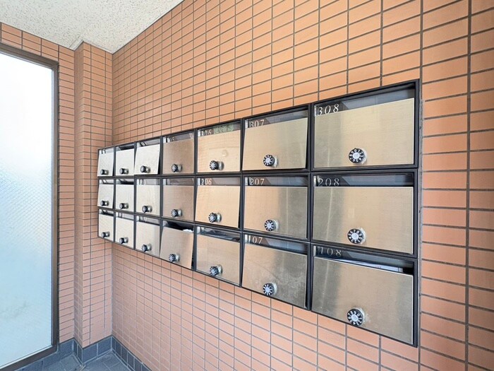 グランド－ル　ユリの物件外観写真