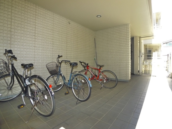 シャーロックホームズの物件外観写真