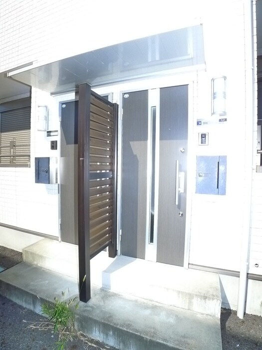 ハイツ・クオーレの物件外観写真