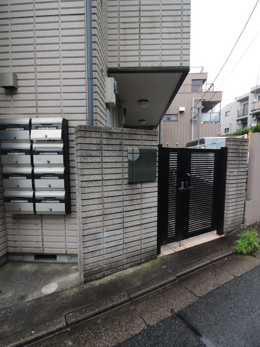 オ－ク上目黒の物件外観写真