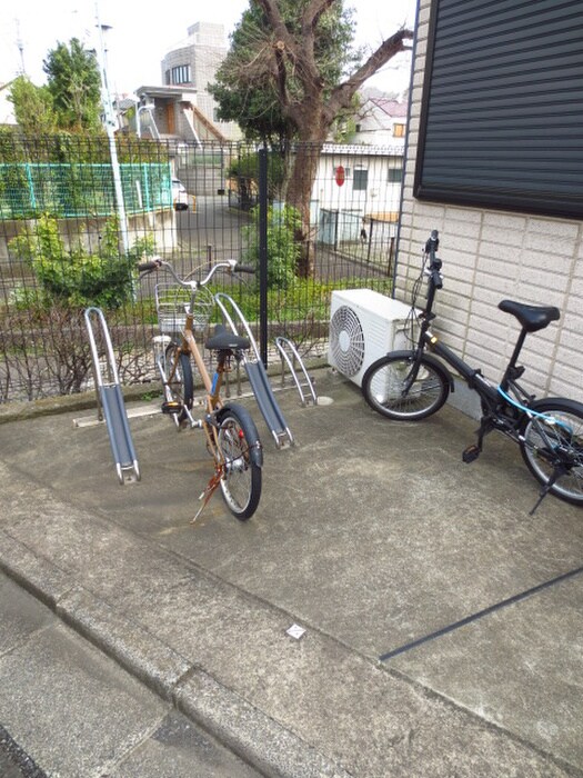 オ－ク上目黒の物件外観写真