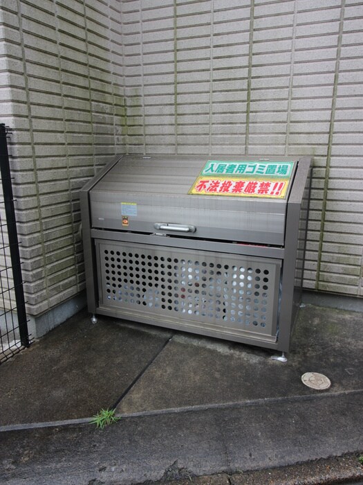 オ－ク上目黒の物件外観写真