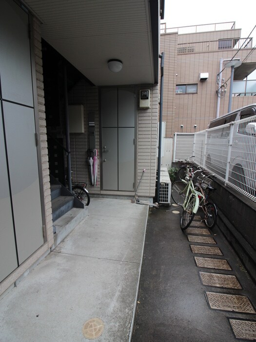 オ－ク上目黒の物件外観写真