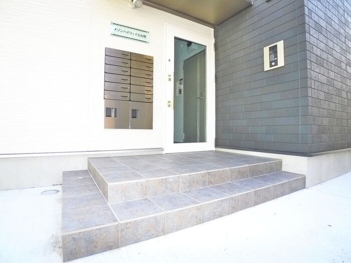 メゾンハイウエイ五反野の物件外観写真