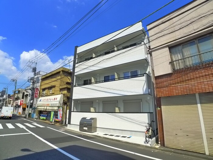 メゾンハイウエイ五反野の物件外観写真