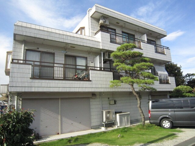 ニュークレセントビルＡの物件外観写真